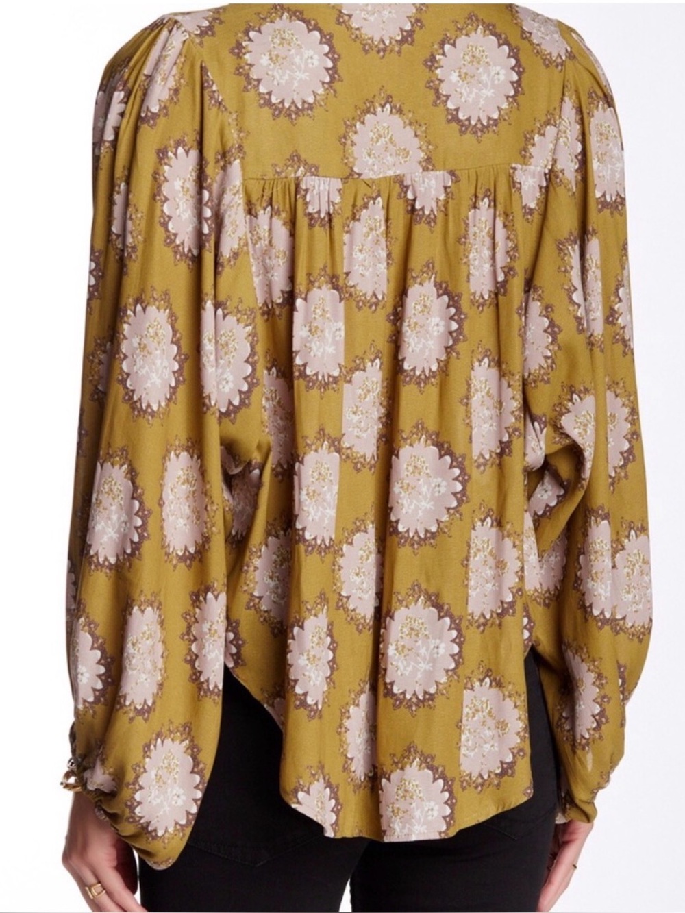 Free People Cowling Around Cowl Neck Floral Blouse Size M 🌿 - Picture 3 of 8